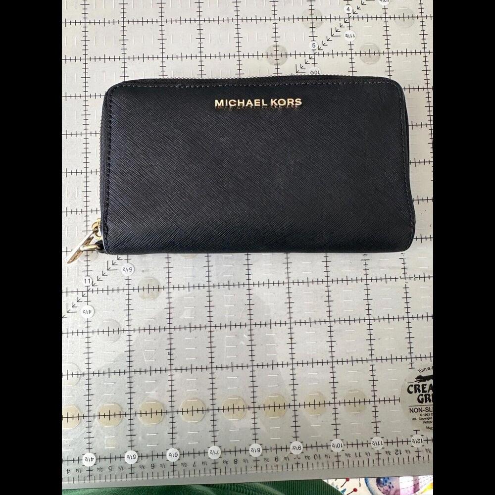 MICHAEL KORS Black Saffiano Leather Zip Around Wallet Large Clutch 8x4 Logo